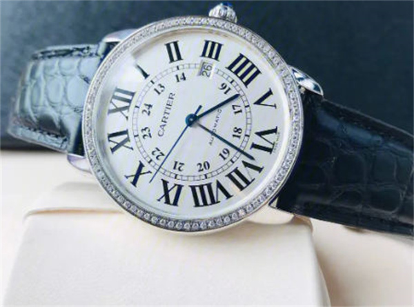 卡地亚腕表表壳割手怎么处理(图) 卡地亚腕表表壳割手怎么处理(图)