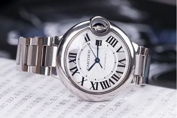 卡地亚腕表脏了解决方法是什么(图) 卡地亚腕表脏了解决方法是什么(图)