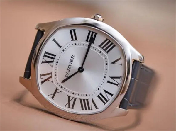 卡地亚手表进水了处理办法详解(图) 卡地亚手表进水了处理办法详解(图)