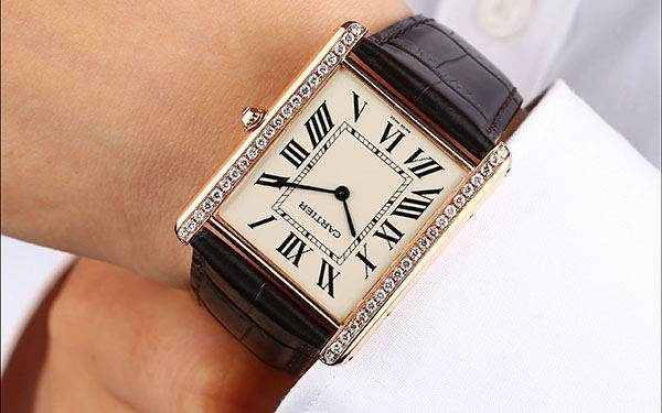 卡地亚摔坏表壳怎么办？第一时间这样做最稳妥（图）